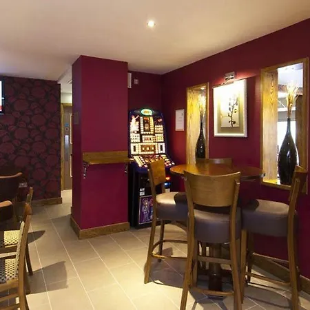 Premier Central 3* Bradford (West Yorkshire)